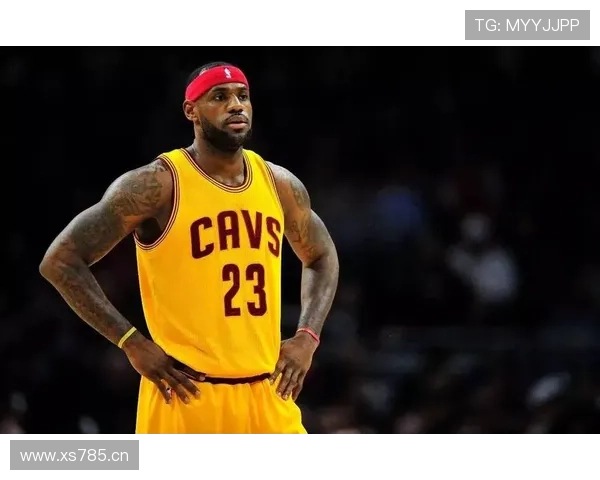 欧文穿着拖鞋出门，旁边豪车队伍直接成了背景板笑话